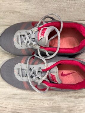Women’s Pink/Gray Nike Air (size 8)